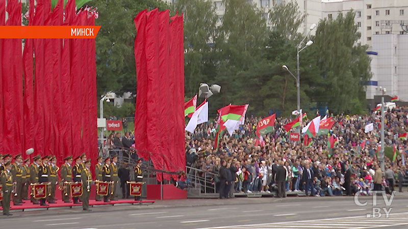 Мощь белорусской армии, выступление Президента и пожелания страны на параде ко Дню Независимости. Репортаж СТВ из центра столицы-32