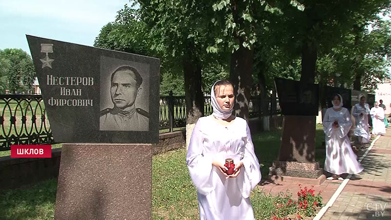 Беларусь, которая помнит. К мемориалам по всей стране несут цветы и вспоминают погибших воинов Великой Отечественной-14