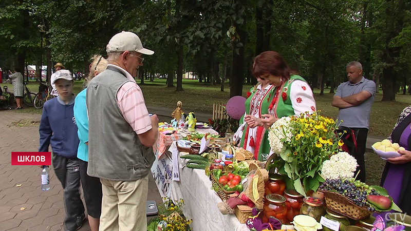 Из огурцов можно сделать торт или варенье? Как в Шклове отметили День огурца-6