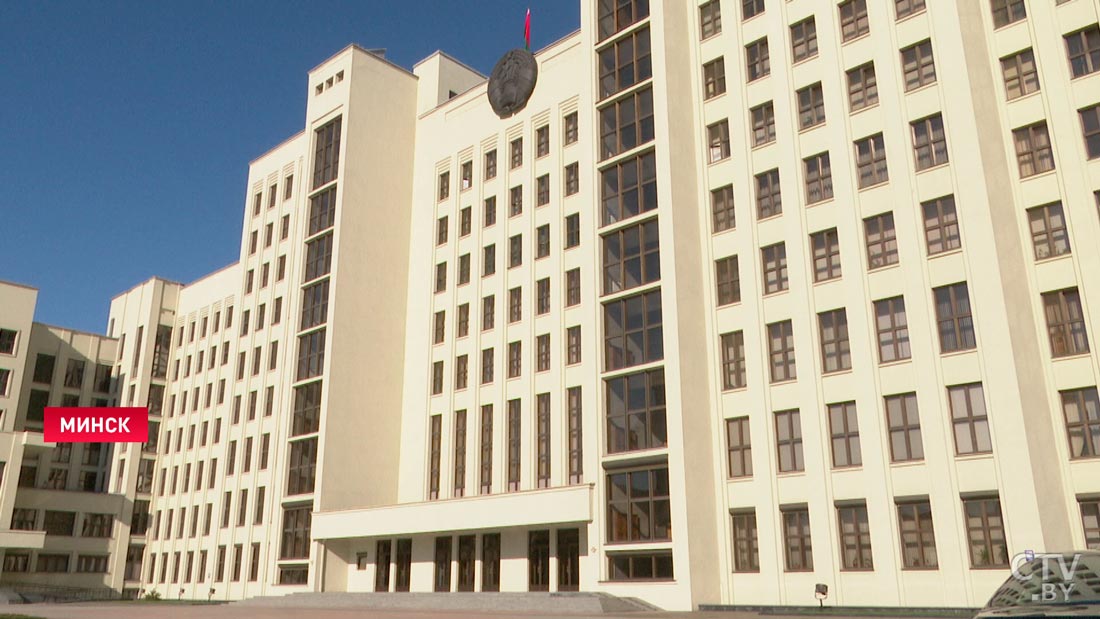 Депутаты собирают предложения по обновлению Конституции-1