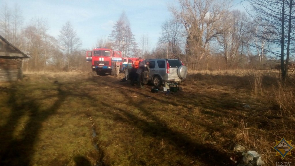 В Сенненском районе тонул рыбак, мужчину до приезда спасателей держал за руки друг -1