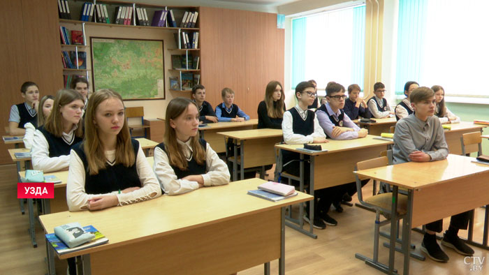 Почему важно не нарушать закон? Сотрудники инспекции по делам несовершеннолетних посетили узденскую гимназию-7