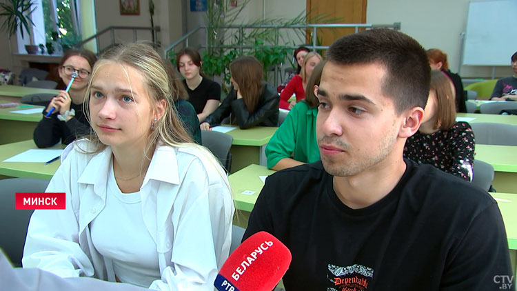 Все вузы Беларуси написали диктант «Дзень народного адзінства» на белорусском языке-7