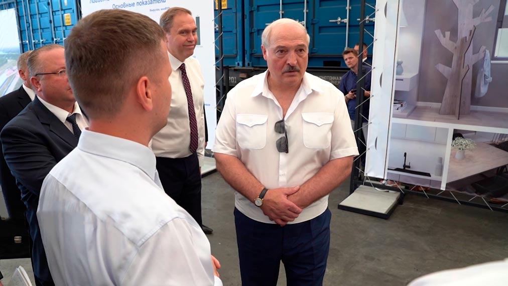 Президент Беларуси: для производства нужна диктатура. Какая тут демократия?