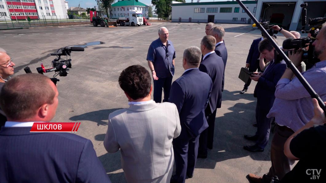Лукашенко: райагросервисы должны стать опорными пунктами для отечественных производителей техники-2
