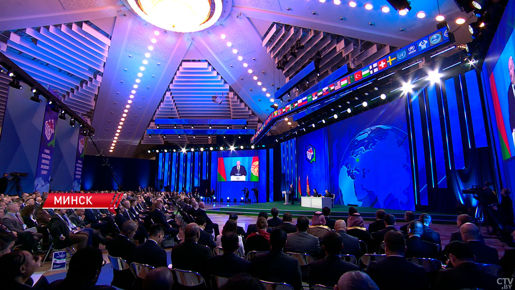 Будем отвечать, как сможем! Лукашенко о попытках подчинить Минск чужой воле-8 Будем отвечать, как сможем! Лукашенко о попытках подчинить Минск чужой воле-8