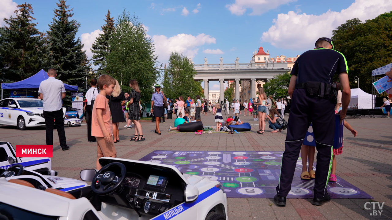 В Минске подвели итоги благотворительного проекта «Соберём портфель вместе»-2