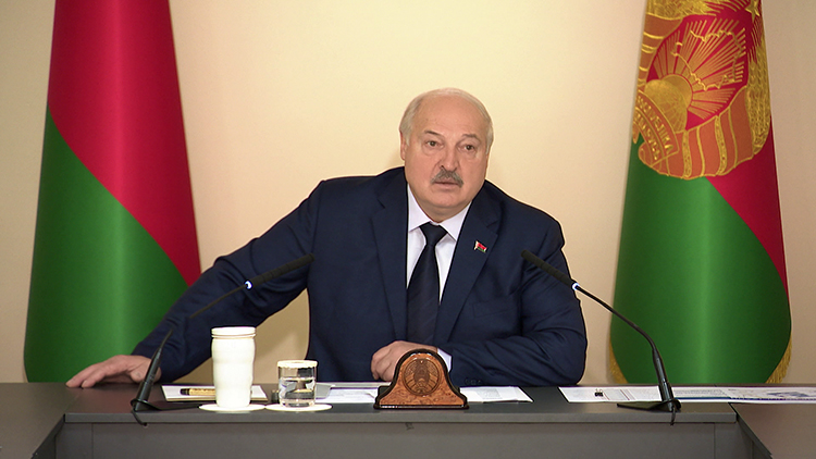Не будет результата – жесточайшее отношение! Лукашенко устроил разнос на совещании по развитию кино