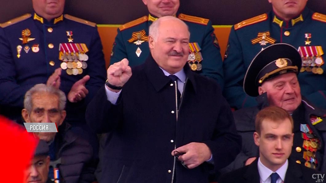 Лукашенко поприветствовал белорусских спецназовцев на параде на Красной площади-4