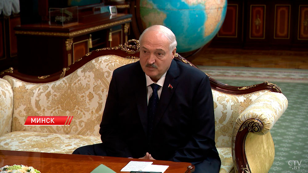 Лукашенко: если белорусы на кого-то похожи – то это ленинградцы-6 Лукашенко: если белорусы на кого-то похожи – то это ленинградцы-6