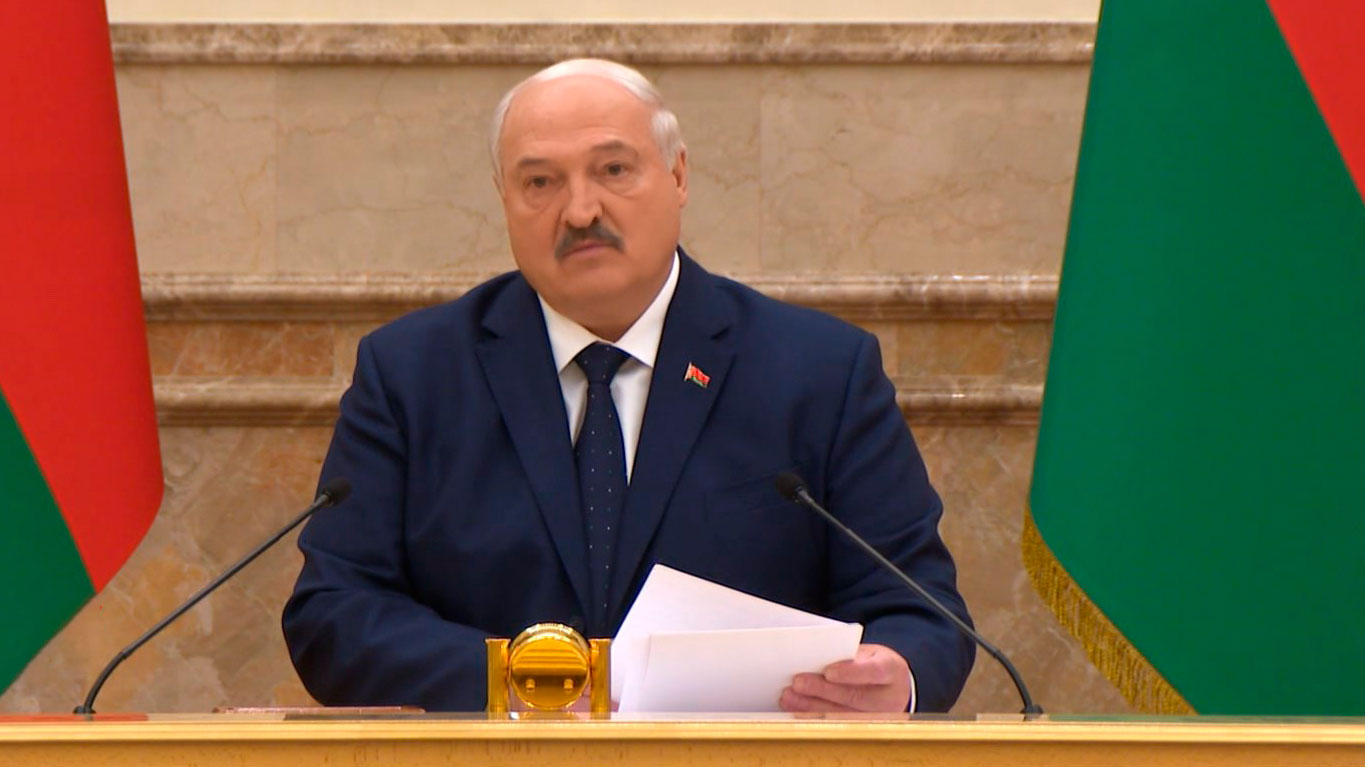 Лукашенко: все, кто был на передовой борьбы за воссоединение Беларуси, – наши герои