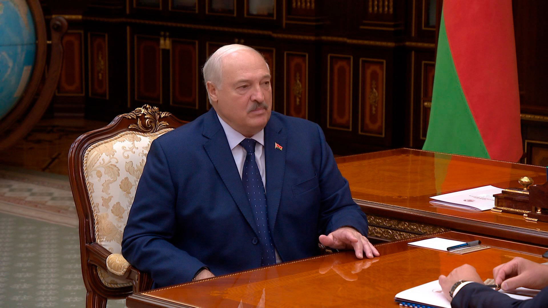 Лукашенко: «У нас нет людей, которые не причастны к экономике»