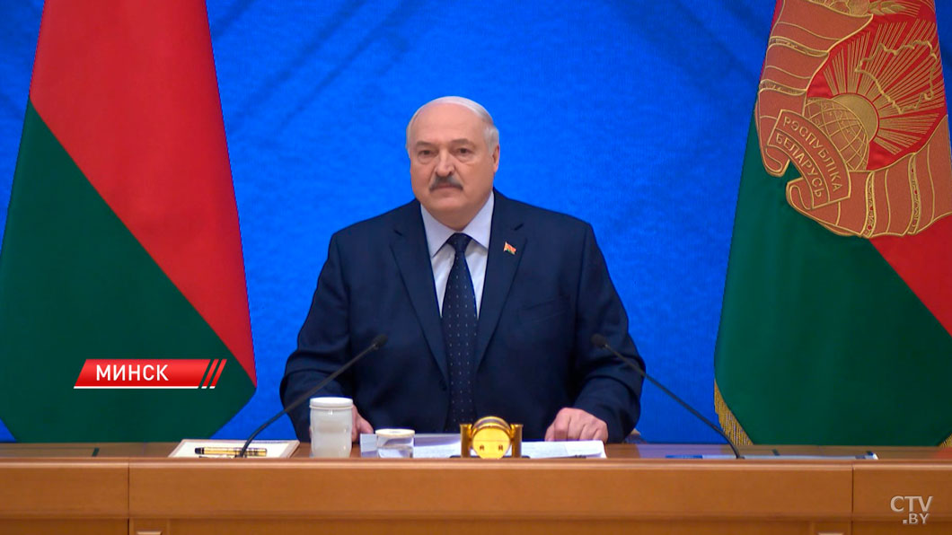 После событий 2020 года народ перестал клеймить позором военных и милицию – Лукашенко-6