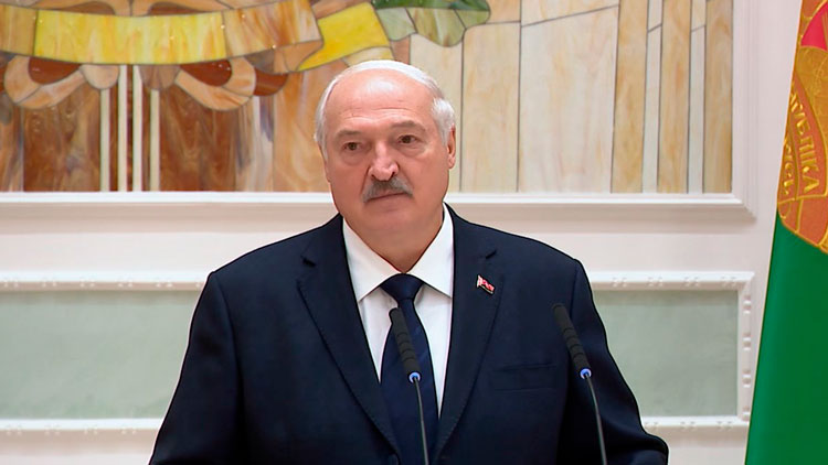 Лукашенко: белорусов невозможно запугать и разъединить Лукашенко: белорусов невозможно запугать и разъединить