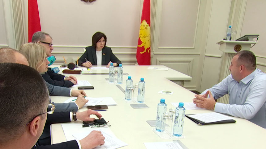 Наталья Кочанова провела личный приём граждан в Гродно