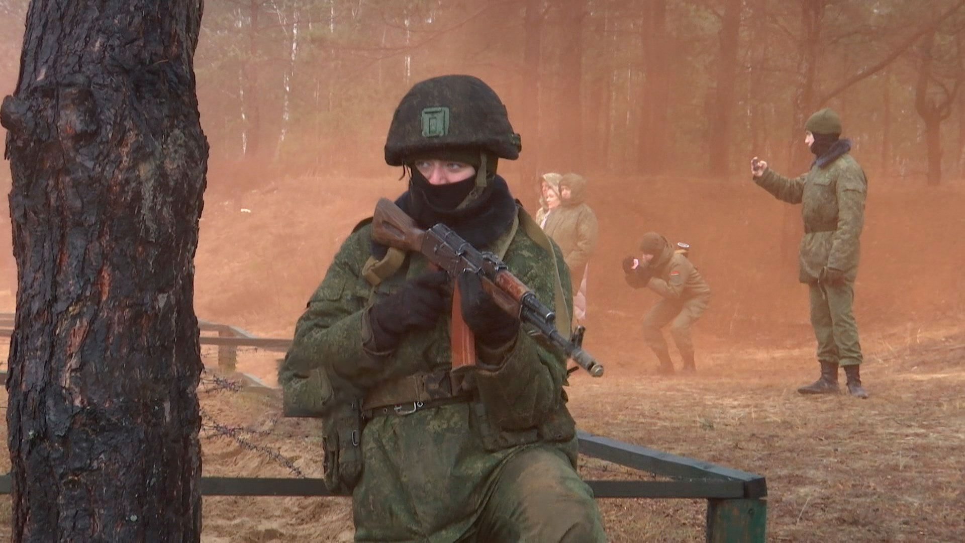 «Вызов» своим возможностям. Школьники Гродненской области погрузились в армейские будни