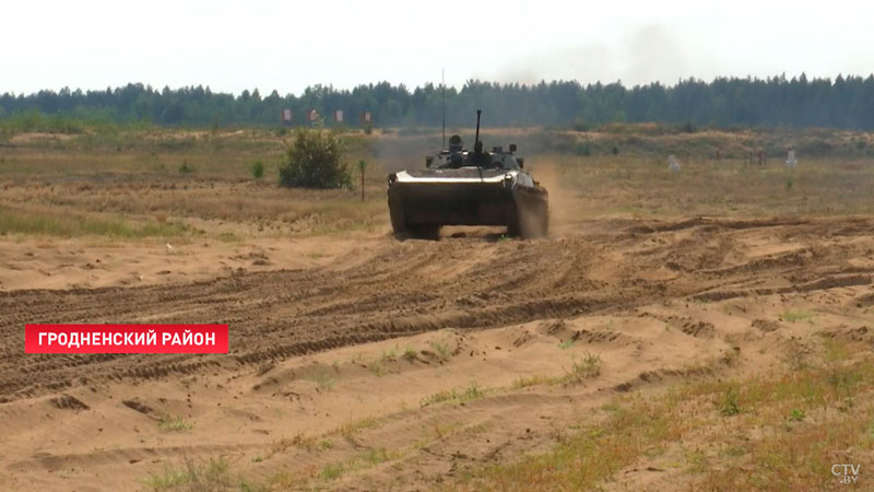 Военнослужащие запаса отрабатывают навыки по тактике и огневой-4