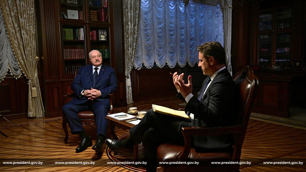 Лукашенко рассказал в интервью, каким хочет видеть своего преемника-2