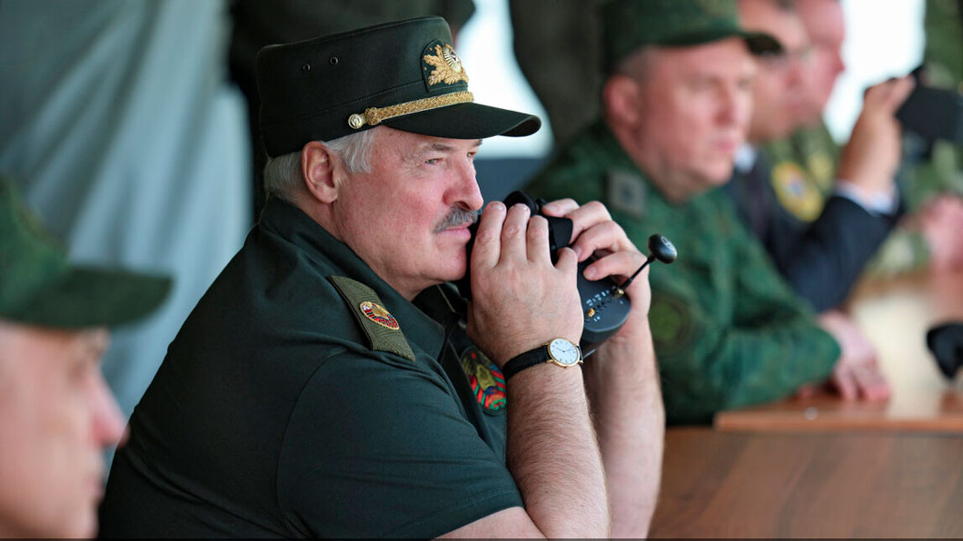 Лукашенко требует «идти от земли» в вопросах развития военной беспилотной авиации в Беларуси