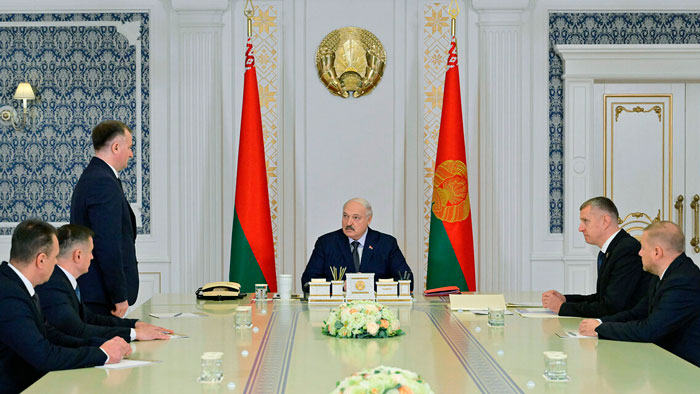 «Тот, кто не усвоит, работать не будет». Президент провёл кадровые назначения в руководстве регионов «Тот, кто не усвоит, работать не будет». Президент провёл кадровые назначения в руководстве регионов