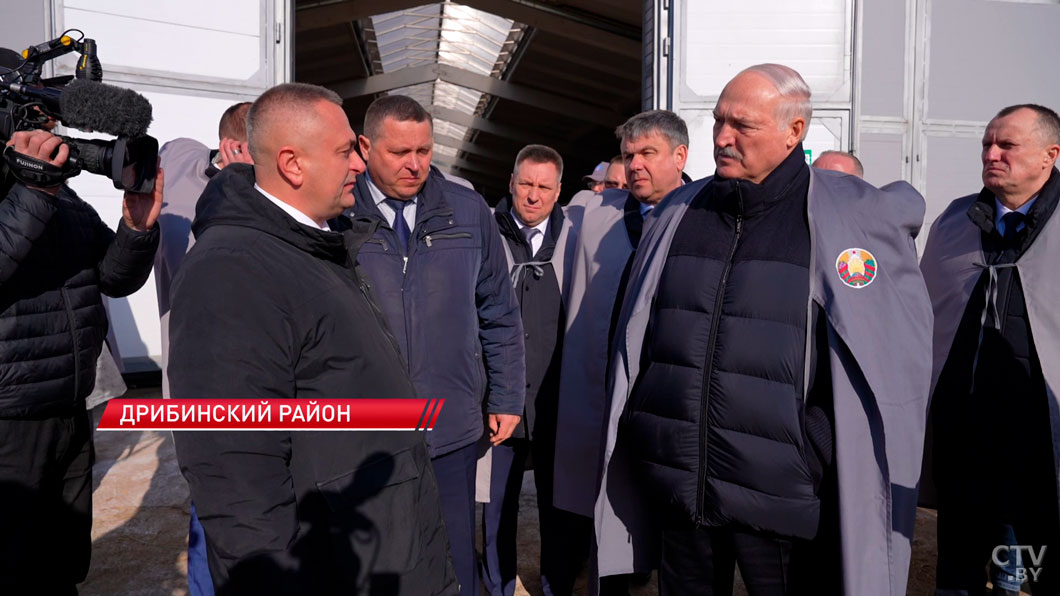 Лукашенко подарили корову! Президент с рабочим визитом в Могилевской области-12