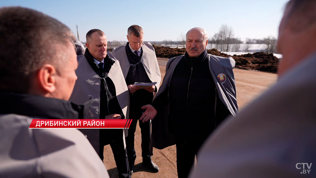 Лукашенко подарили корову! Президент с рабочим визитом в Могилевской области-14