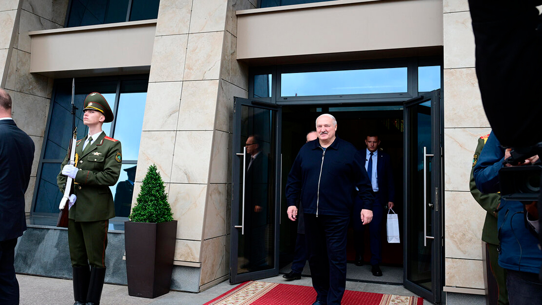 Александр Лукашенко лично проводил коллегу из Зимбабве Эммерсона Мнангагвы