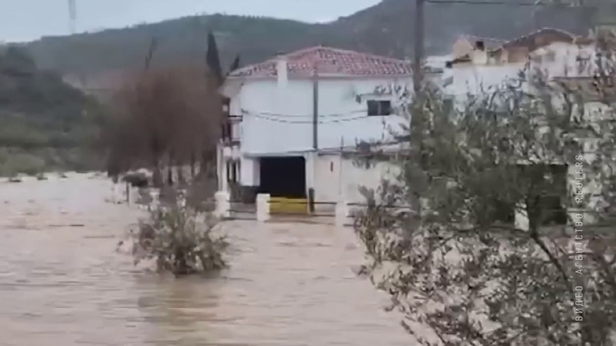 В Андалусии эвакуировано около 5 тысяч человек из-за шторма «Леонардо»