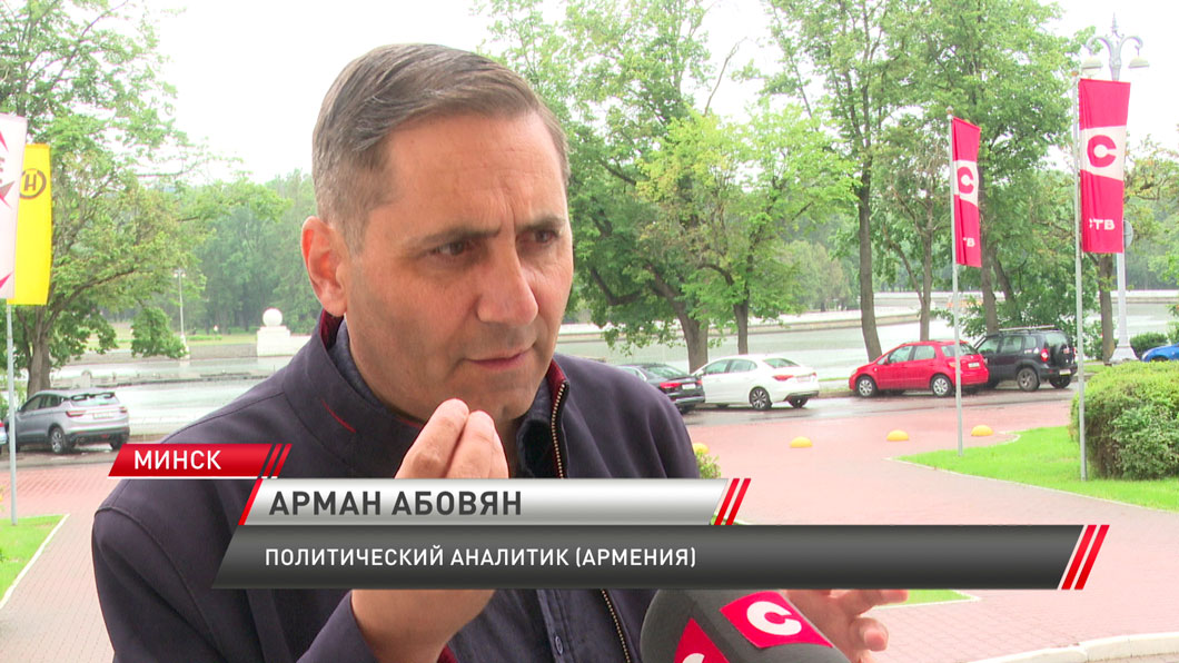 В Армении попытка силовиков задержать архиепископа привела к потасовке -4