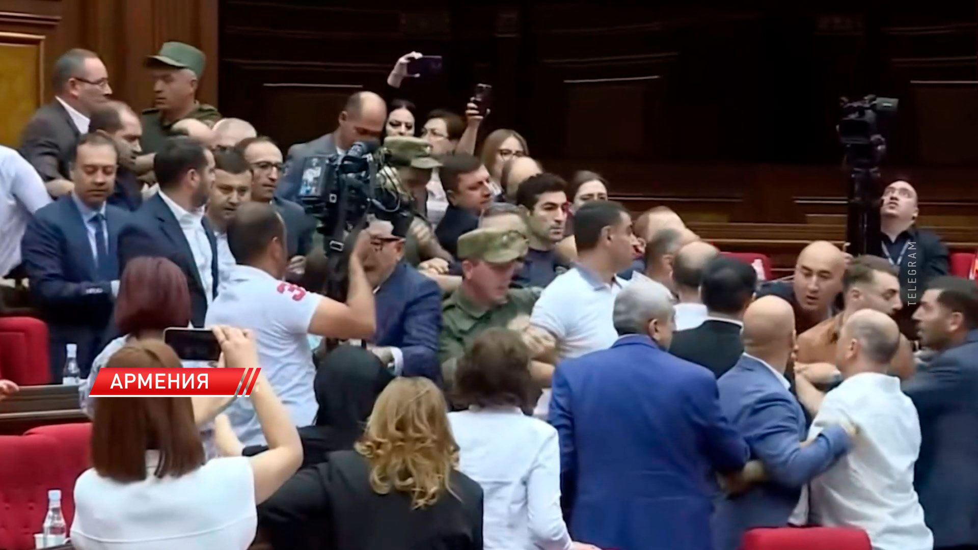 В Армении судят архиепископов по подозрению в организации госпереворота-2