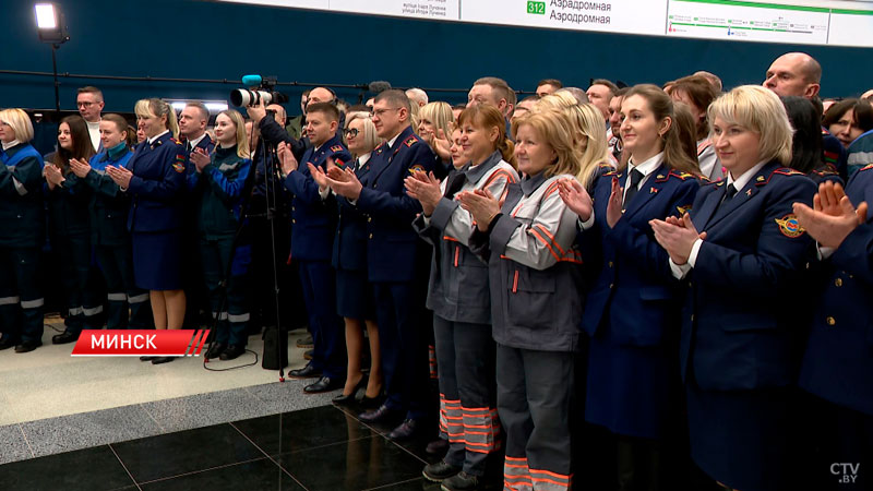 Президент в Минском метро: «Не надо под землю загонять дворцы»-4