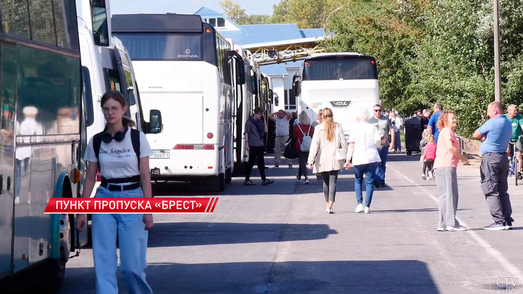 Более 1,5 тысячи автомобилей ожидают очереди на въезд в пункте пропуска «Брест»-2