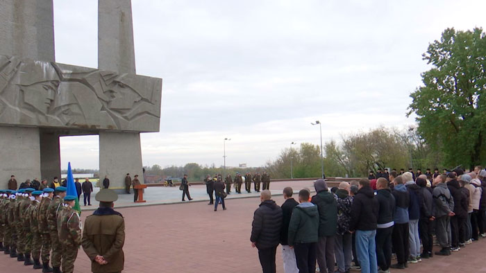 В Витебске прошла торжественная отправка призывников в Вооружённые Силы Беларуси