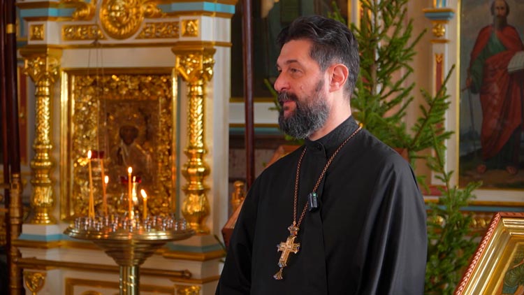 О традиции окунания в прорубь и истинном смысле Крещения – поговорили с православным священником О традиции окунания в прорубь и истинном смысле Крещения – поговорили с православным священником