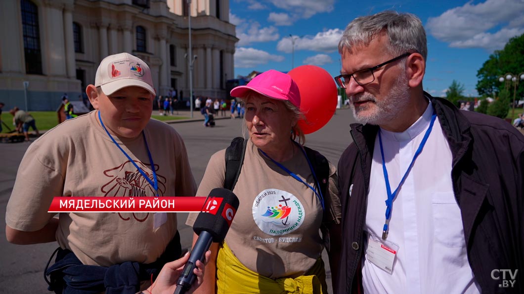 Девять дней шли ради цели! Десятки тысяч верующих прибыли в Будслав, чтобы поклониться святыне -12 Девять дней шли ради цели! Десятки тысяч верующих прибыли в Будслав, чтобы поклониться святыне -12