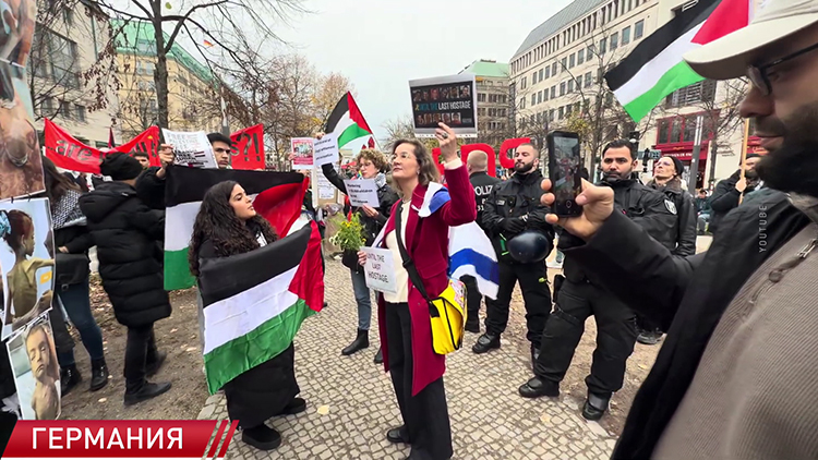 Берлинские активисты вышли на массовую демонстрацию в поддержку Палестины Берлинские активисты вышли на массовую демонстрацию в поддержку Палестины