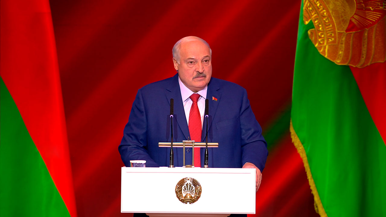 «Нет, не хватит!» Лукашенко ответил тем, кто «советует» забыть о Великой Победе