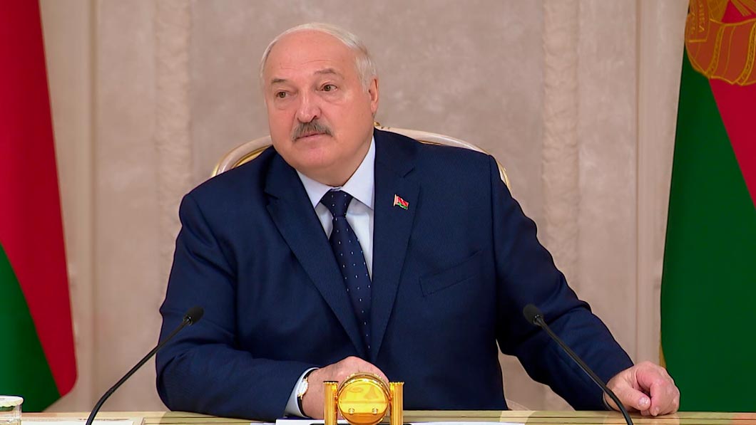 «Европейцы в этом плане молодцы». Лукашенко заявил о необходимости повышения в Беларуси производительности труда