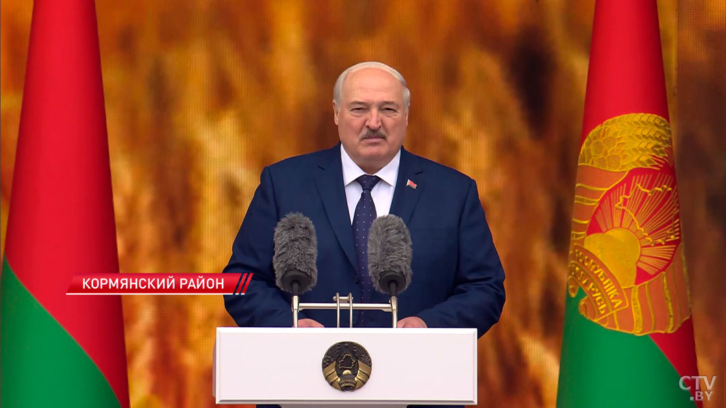 Лукашенко на «Дажынках»: мы наших людей на произвол судьбы не бросили!-8