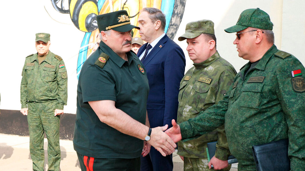 Лукашенко посетил центр подготовки и применения беспилотников в Берёзовском районе