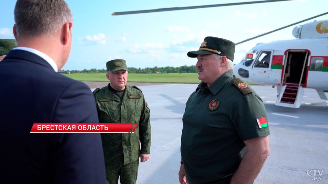 Лукашенко посетил центр подготовки и применения беспилотников в Берёзовском районе-4