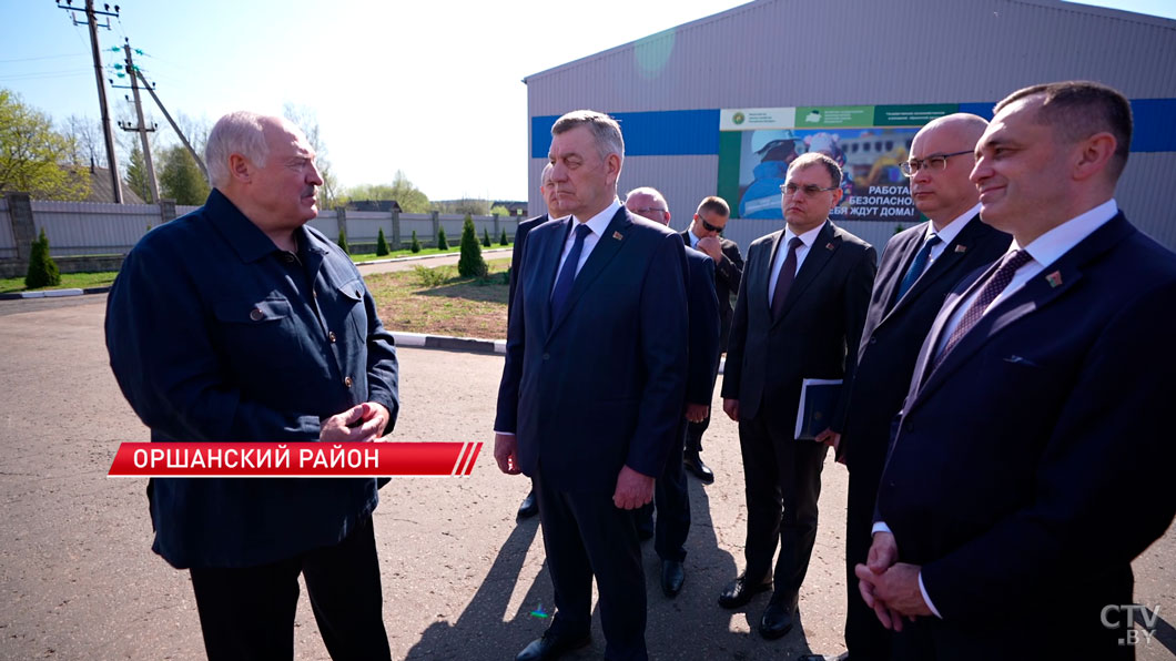 Лукашенко: тут мне лапшу на уши не повесишь! Президент жёстко отчитал чиновников в Копыси!-16 Лукашенко: тут мне лапшу на уши не повесишь! Президент жёстко отчитал чиновников в Копыси!-16