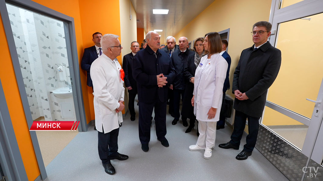 Лукашенко оценил новую инфекционную больницу в Минске-8