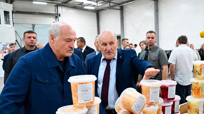 «Время отходить от «хотелок», нужен результат!» Лукашенко в хозяйстве Шруба –  главные тезисы