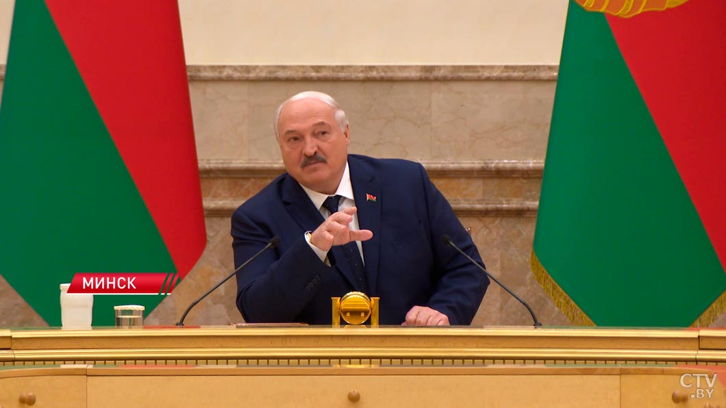 Лукашенко: если не туда завернём, на ВНС никто молчать не будет, это гарант-12