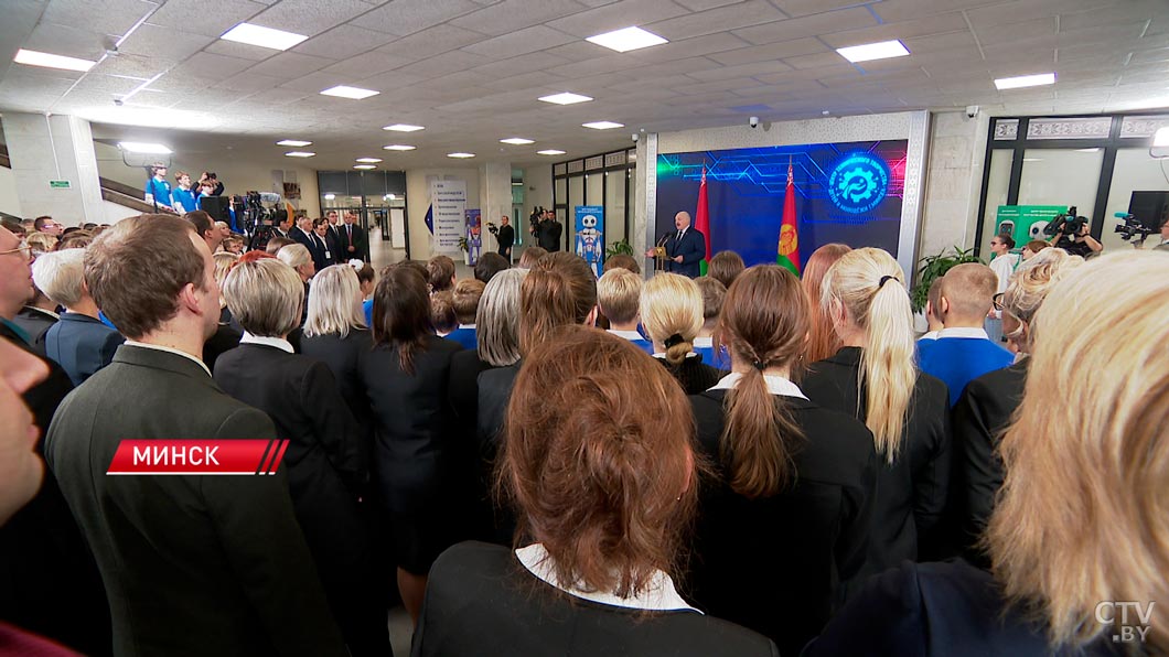 Лукашенко: откровенно скажу, чего нам не хватает – нам нужны инженеры-8