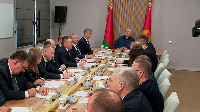 Президенту предложили способ сэкономить 1,5 млн евро на цыплятах – что для этого нужно 