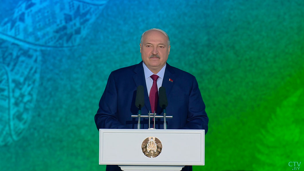 Лукашенко в Александрии: такие праздники нам нужны, чтобы уравновесить стремительный ритм жизни-1 Лукашенко в Александрии: такие праздники нам нужны, чтобы уравновесить стремительный ритм жизни-1