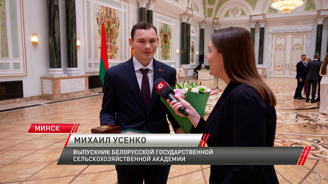 Откровенный разговор и фото на память – как прошла встреча Президента с выпускниками-16 Откровенный разговор и фото на память – как прошла встреча Президента с выпускниками-16