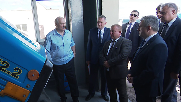 Мы с Президентом – трудоголики! Белорус вспомнил визит Лукашенко в Тихиничи Мы с Президентом – трудоголики! Белорус вспомнил визит Лукашенко в Тихиничи